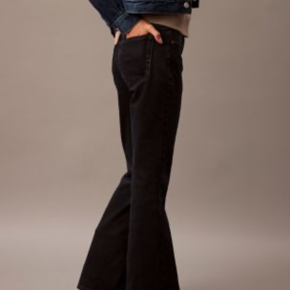 Calvin Klein Mid-Rise Flare Jeans - Picture 6 of 6